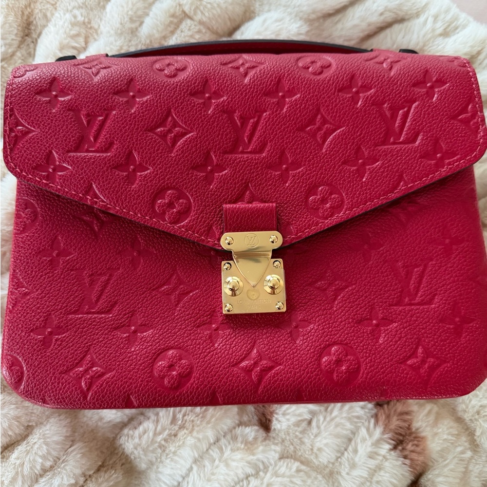 Louis Vuitton Pochette Métis Red Designer Handbag